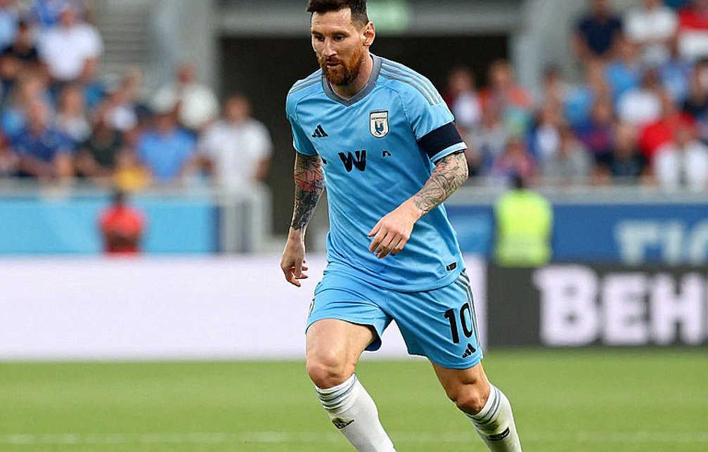 Shirt, Clip and Countdown: What Calafiori's Viral Night Says About the Transfer Market