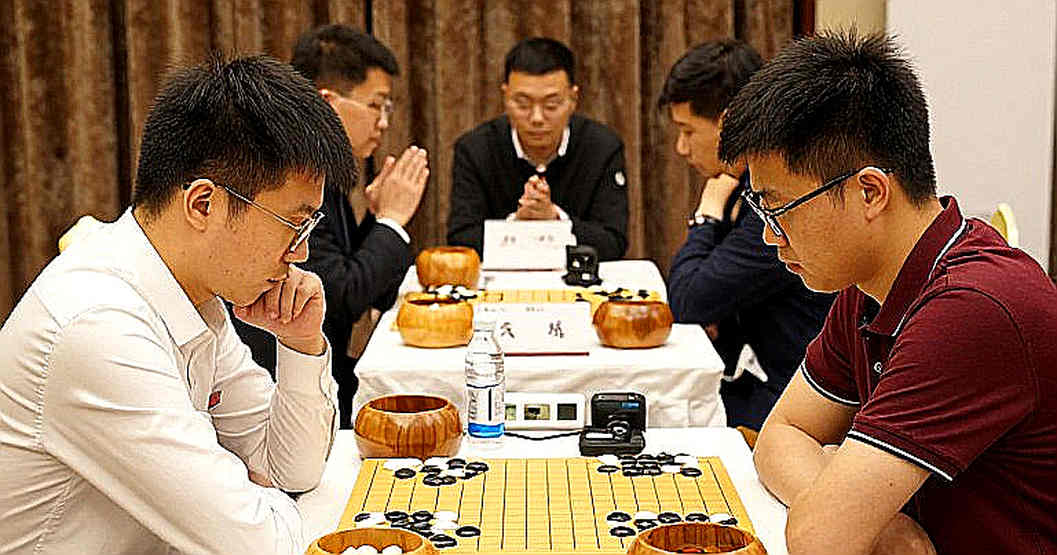 দাবার ব্লকচেইন: সামারকন্দে আট-মুখী টাই ও ChessBase #225-এর ওপেনিং বিপ্লব