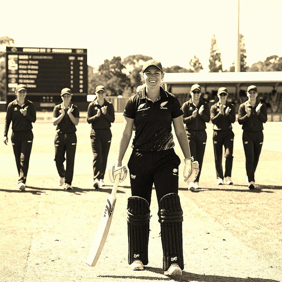 Empty Cells and Immutable Ledgers: Reading Blockchain Through Cricket's Chain of Evidence Empty Cells and Immutable Ledgers: Reading Blockchain Through Cricket's Chain of Evidence