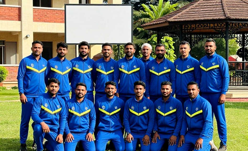 ছয় ফুট শূন্যতা, ২.৬ কোটি টাকা: পওয়ান সেহরাওয়াতের 'হাই-ফ্লায়ার' আসলে কী বিক্রি করছে ছয় ফুট শূন্যতা, ২.৬ কোটি টাকা: পওয়ান সেহরাওয়াতের 'হাই-ফ্লায়ার' আসলে কী বিক্রি করছে