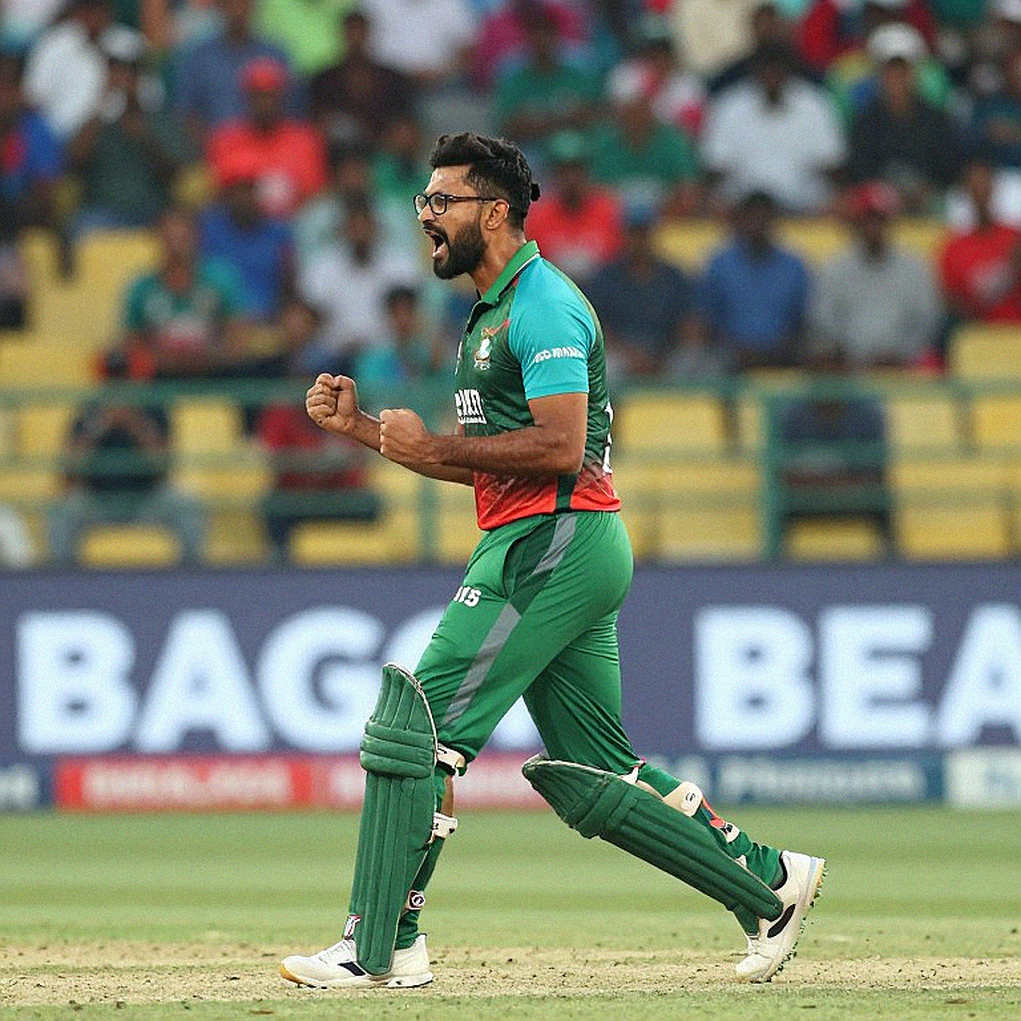 সতেরোতম ওভারের ট্র্যাপডোর: বাংলাদেশের টি-টোয়েন্টি টুর্নামেন্ট কেন ঠিক ওখানেই ভাঙে সতেরোতম ওভারের ট্র্যাপডোর: বাংলাদেশের টি-টোয়েন্টি টুর্নামেন্ট কেন ঠিক ওখানেই ভাঙে