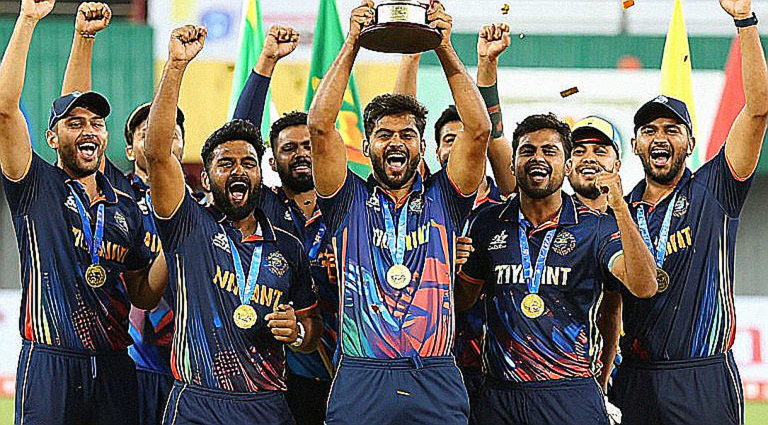 ট্রফিটা পেনাল্টিতে হারায়নি, হারায় প্রথম তিন ম্যাচে