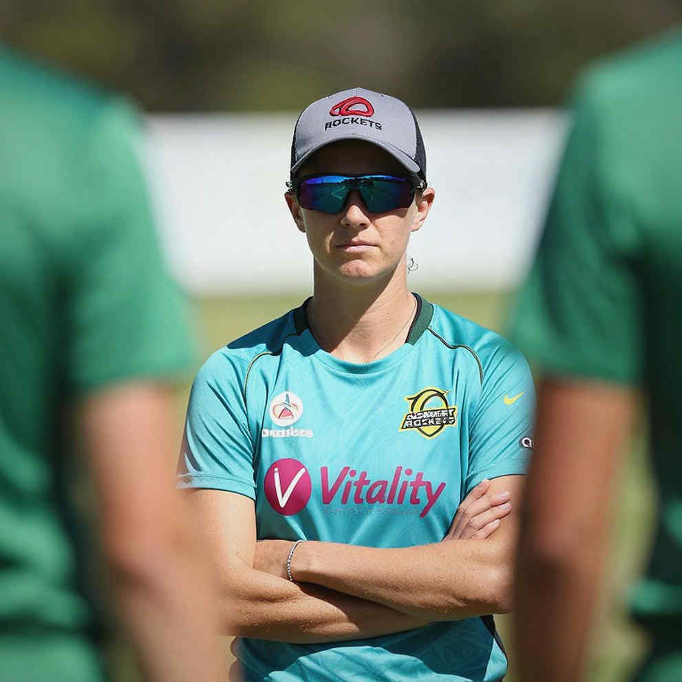 রাজনৈতিক অস্থিরতা ও তেলের দামে পাকিস্তান শেয়ারবাজারে ধস, একদিনেই কেএসই-১০০ হারাল ২,৩১২ পয়েন্ট রাজনৈতিক অস্থিরতা ও তেলের দামে পাকিস্তান শেয়ারবাজারে ধস, একদিনেই কেএসই-১০০ হারাল ২,৩১২ পয়েন্ট