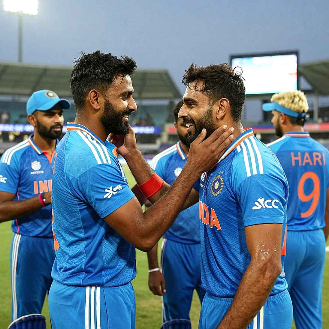 শেষ ওভারের সাতটি বল: মুনিফ রহমানের স্মৃতি যেখানে পিচ মনে রাখে